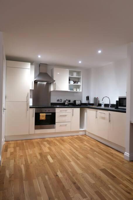 ***Spotless, Bright 1 Double Bed Apartment*** Bath Kültér fotó